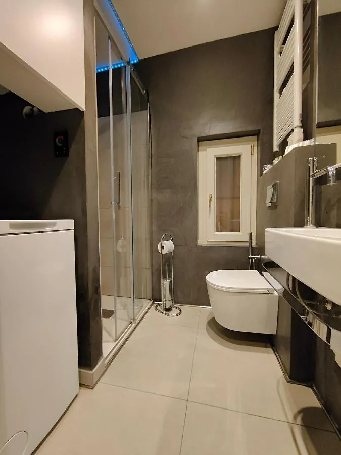 Apartment Luxory Center - Bilocale In Centro Storico In Palazzo D'Epoca In Zona Pedonale Vicino Alla Metro Vittoria Brescia